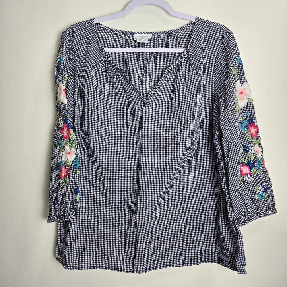 LIZ CLAIBORNE Gingham Check V neck Floral Embroidered Top M